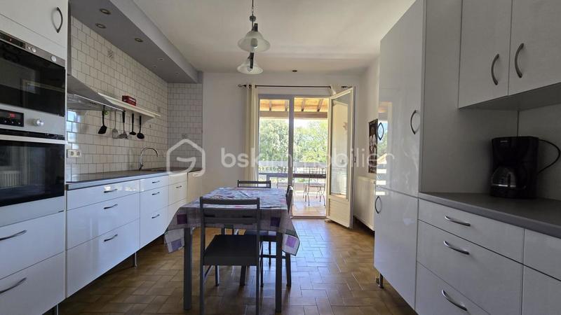 Maison en pierre - 223 m² - 7 pièces