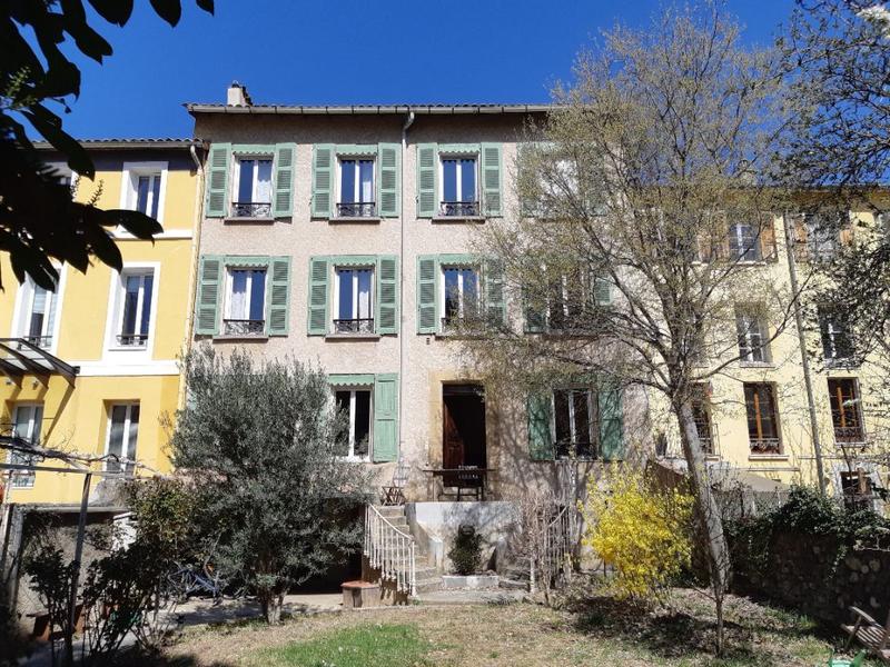 Maison - 303 m² - 9 pièces