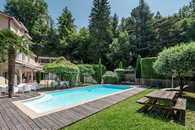 Maison - 335 m² - 8 pièces