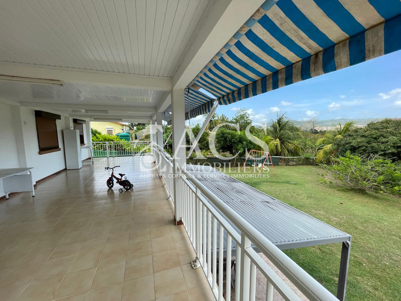 Appartement - 97 m² - 4 pièces