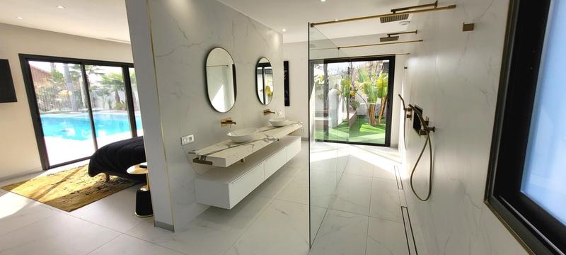 Villa - 315 m² - 6 pièces