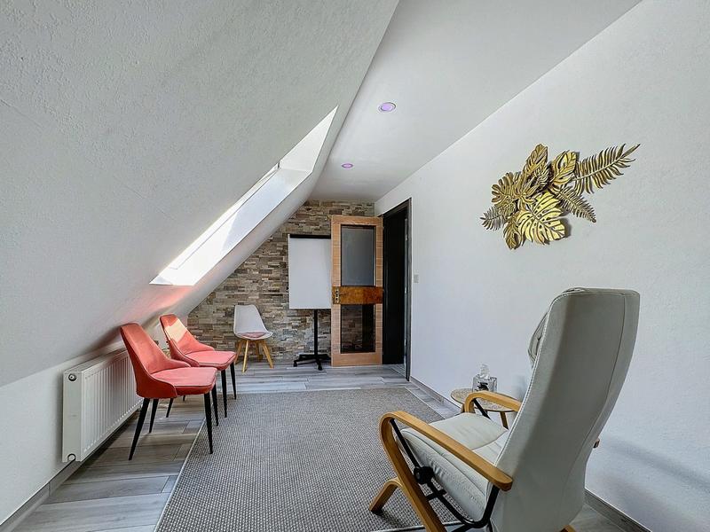 Maison - 180 m² - 9 pièces