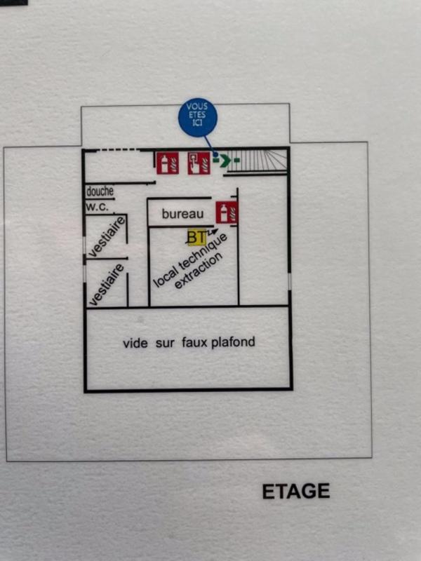 Local commercial - 400 m² - 15 pièces