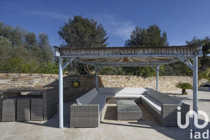 Maison - 226 m² - 8 pièces