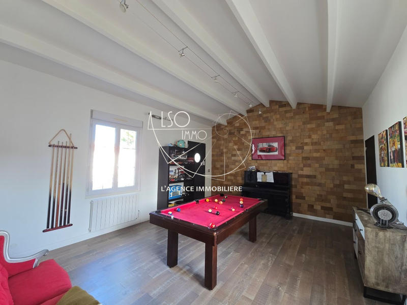 Maison - 244 m² - 7 pièces