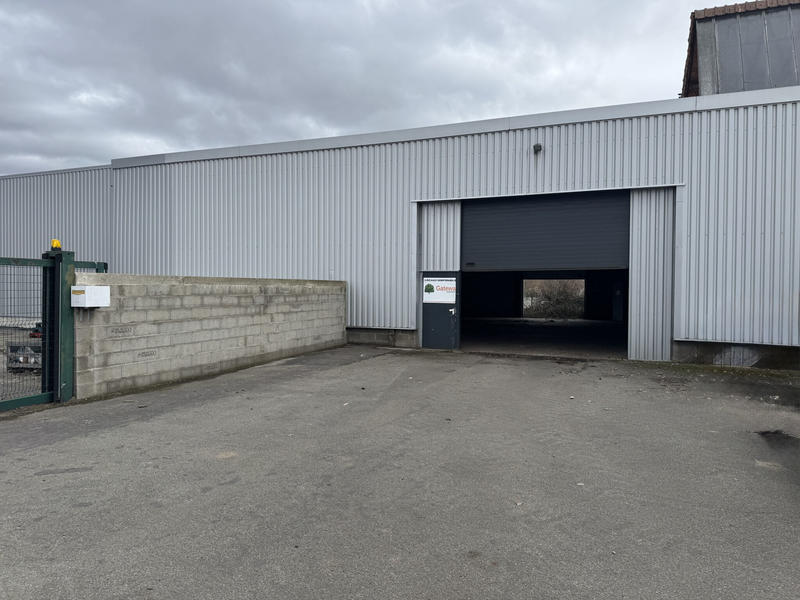 Entrepôt - 300 m²