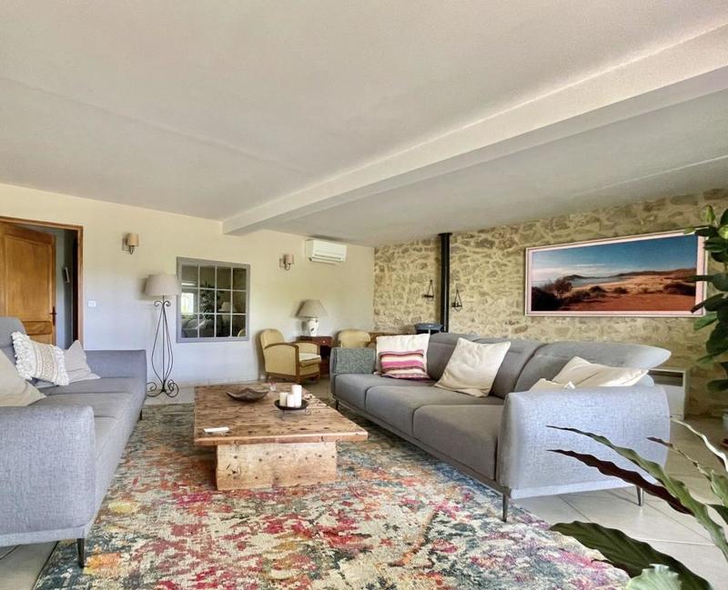 Maison - 250 m² - 7 pièces