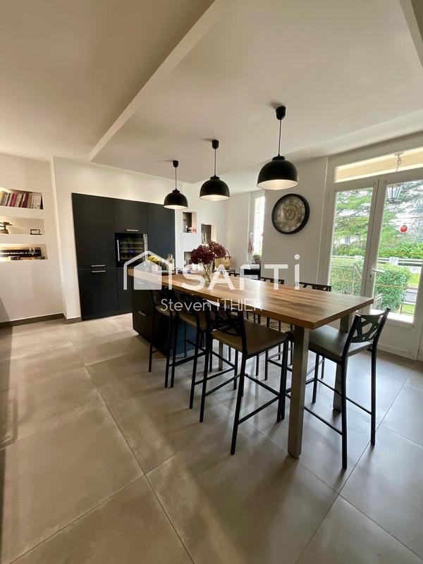 Maison - 180 m² - 5 pièces