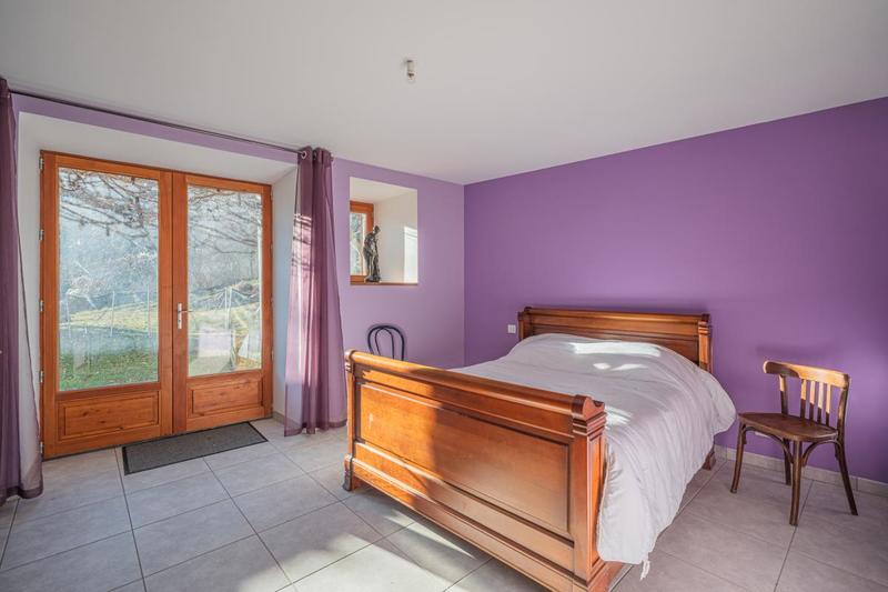 Maison en pierre - 234 m² - 6 pièces