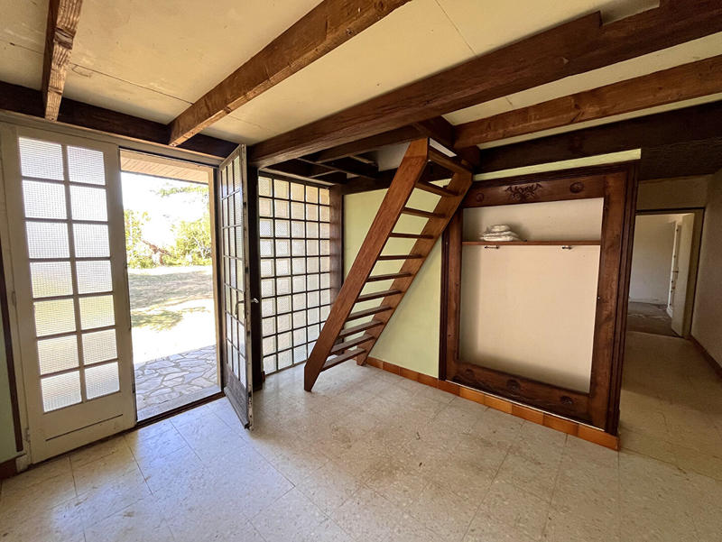 Maison - 250 m² - 6 pièces