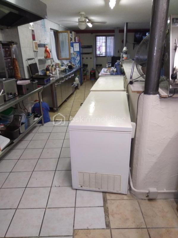 Local commercial - 125 m² - 2 pièces