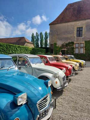 Exposition de voitures d'époque - Châteaux en fête