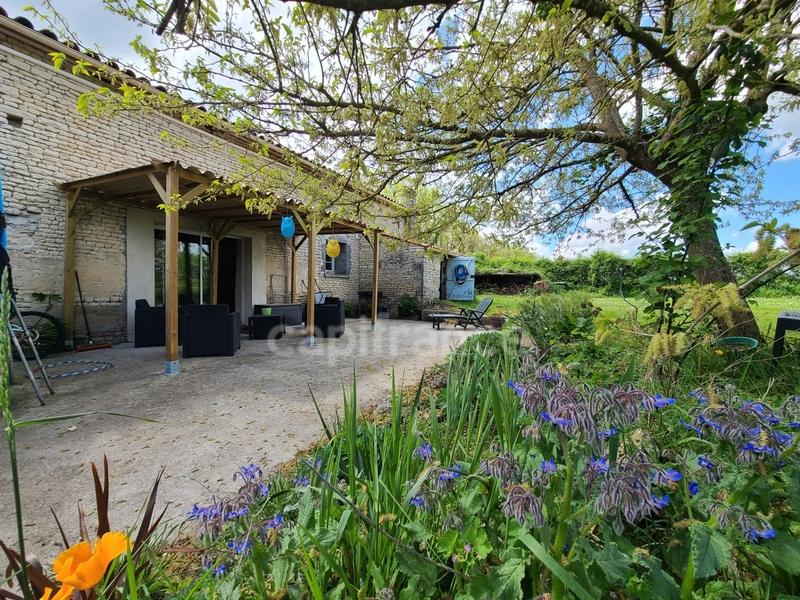 Maison - 244 m² - 8 pièces