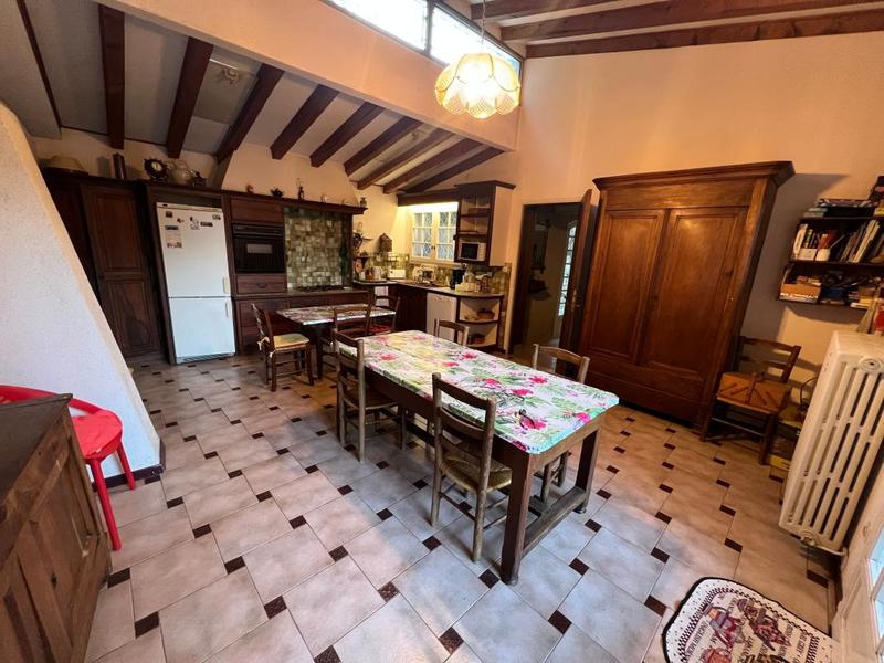 Maison - 240 m² - 5 pièces
