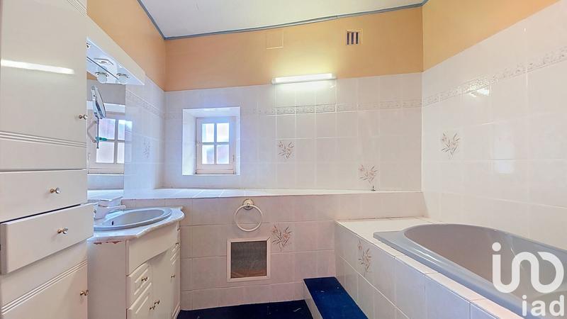 Maison - 215 m² - 9 pièces