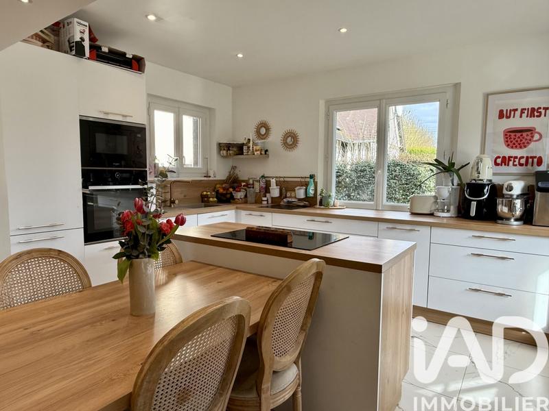 Maison - 216 m² - 8 pièces