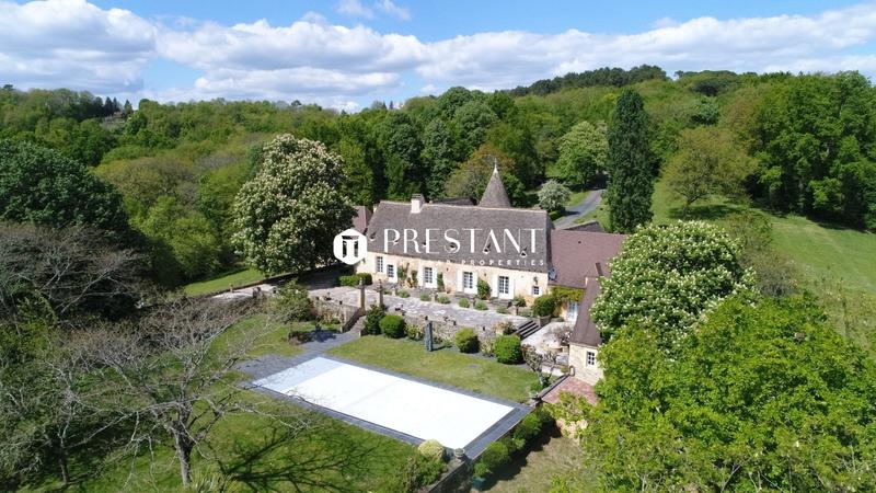 Demeure - 716 m² - 7 pièces