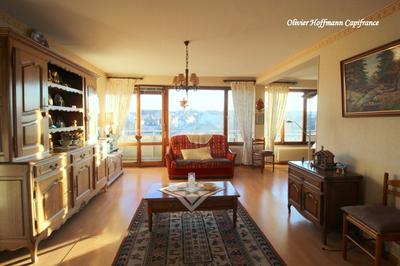 Appartement - 94 m² - 4 pièces