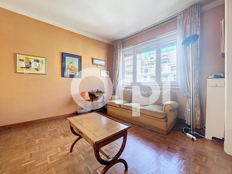 Appartement - 125 m² - 6 pièces