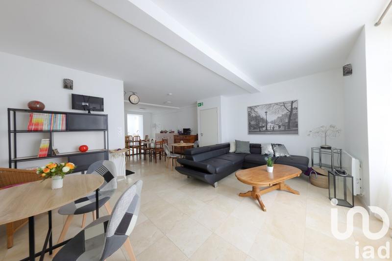 Maison - 377 m² - 10 pièces