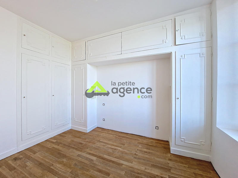 Maison - 275 m² - 10 pièces