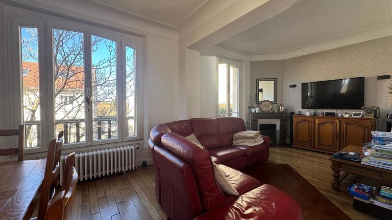 Maison - 203 m² - 6 pièces