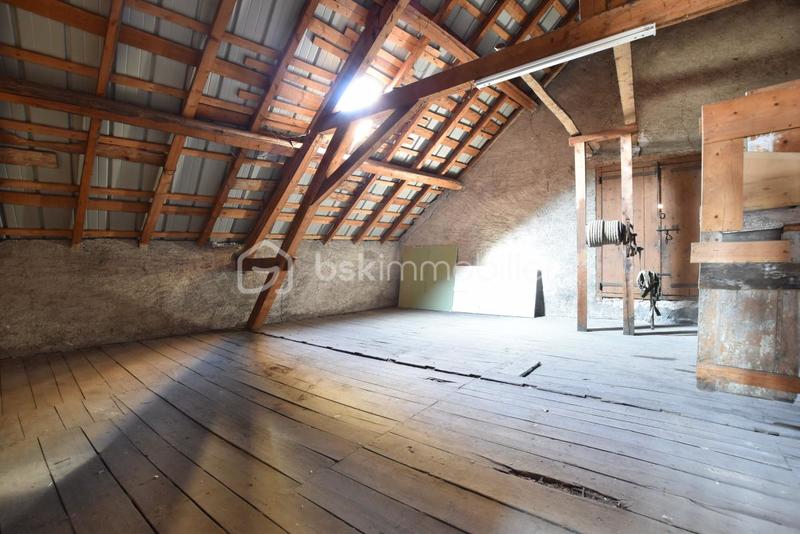 Appartement - 242 m² - 7 pièces