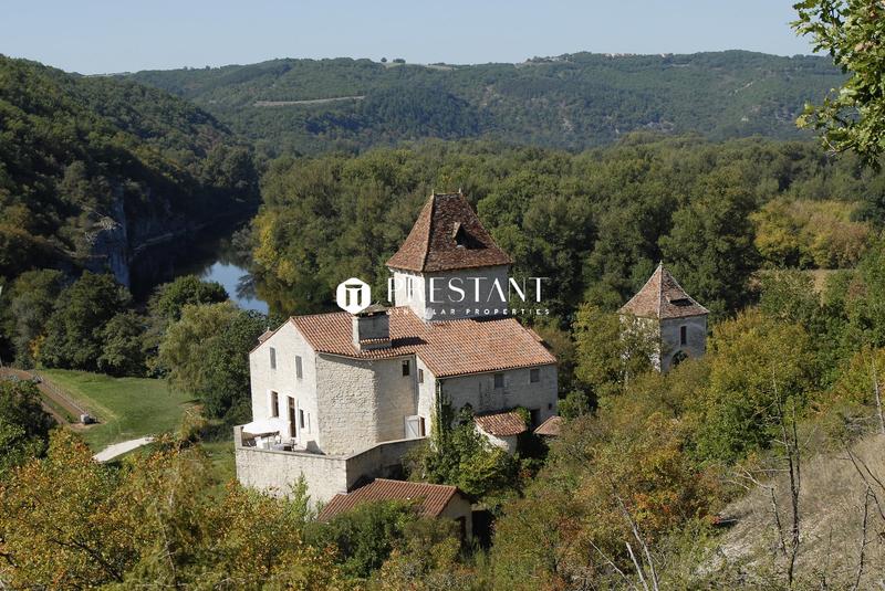 Château - 422 m² - 9 pièces