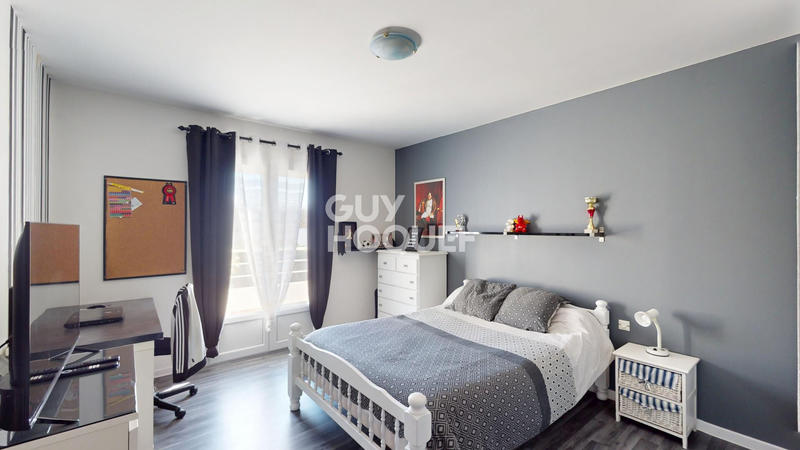 Maison - 220 m² - 7 pièces