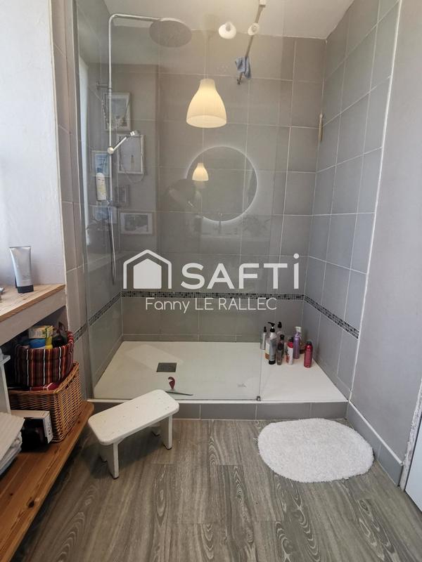 Maison - 180 m² - 7 pièces