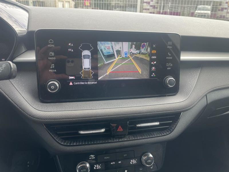 Skoda Fabia Tsi 95 Faible kilomètrage - Garantie Constructeur Disponible de suite Idem Polo, Ibiza Clio 208 Yaris