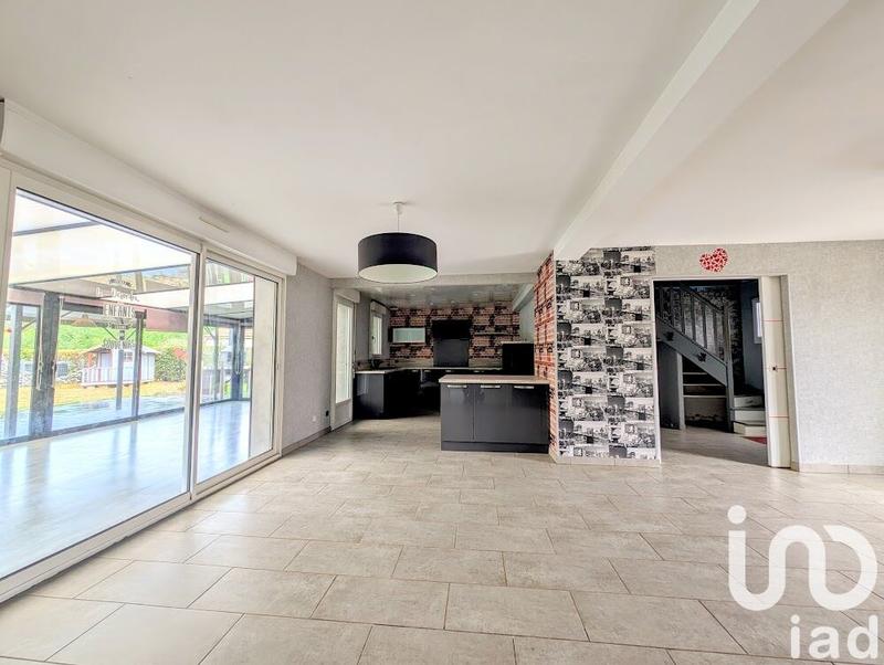 Maison - 185 m² - 8 pièces