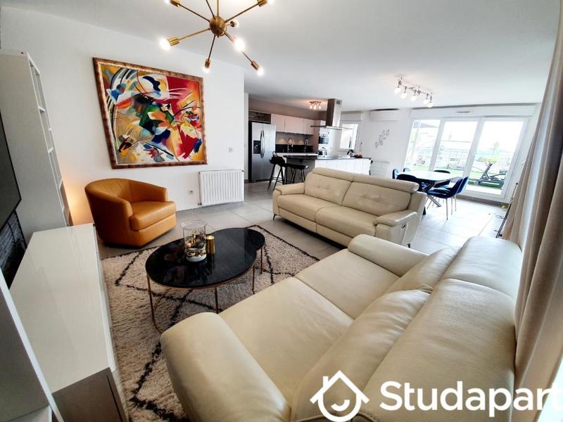 Chambre - 11 m² - 1 pièce