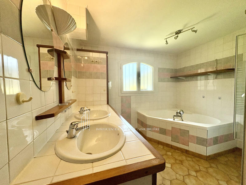 Maison - 167 m² - 6 pièces