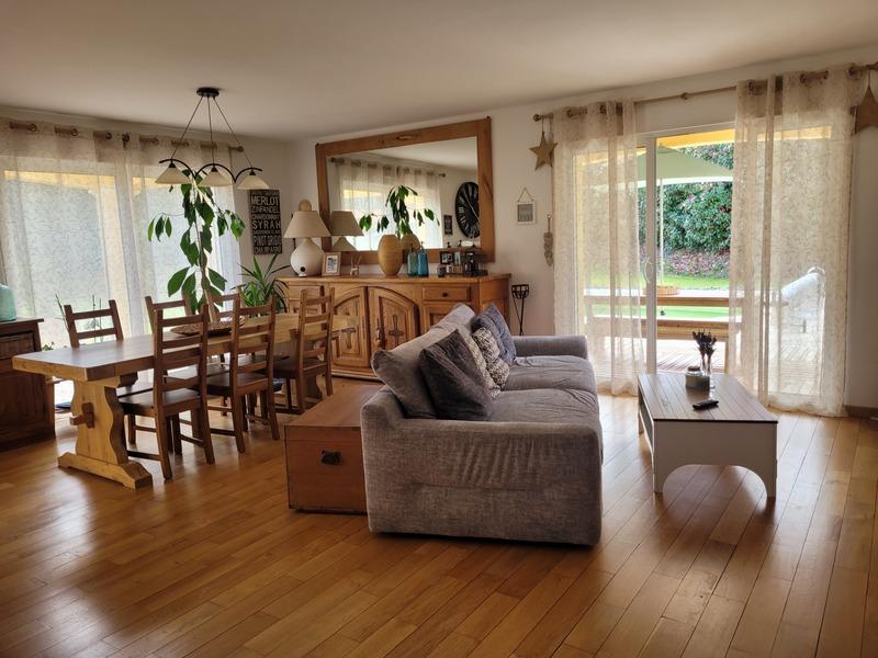 Maison - 210 m² - 9 pièces