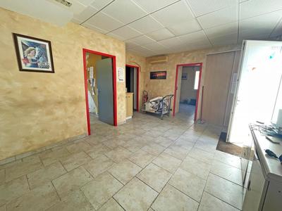 Maison - 490 m² - 4 pièces