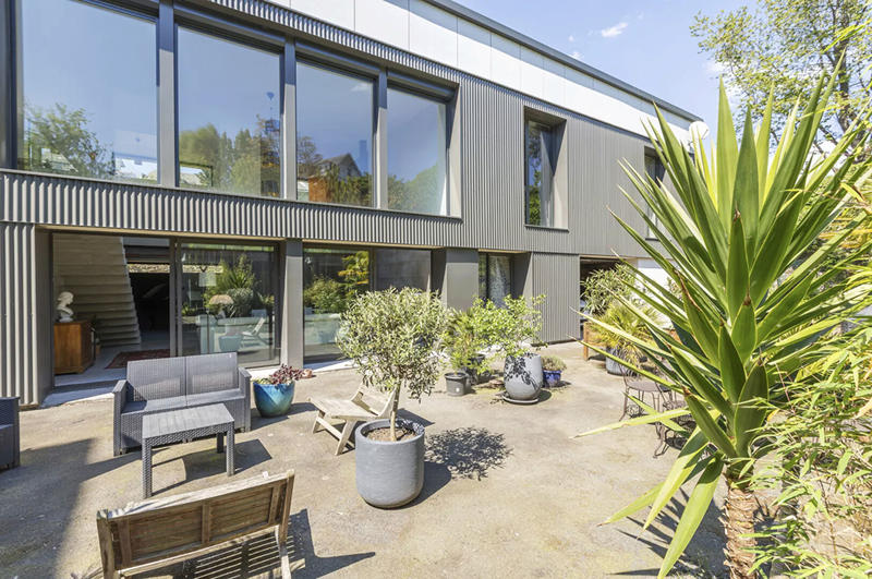 Maison - 280 m² - 7 pièces