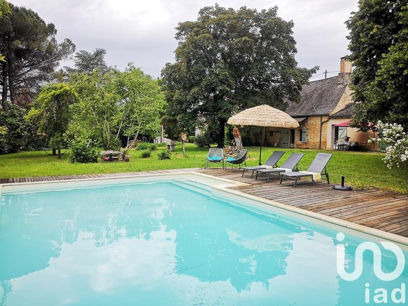 Maison - 230 m² - 7 pièces