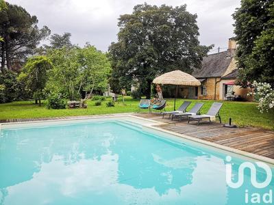 Maison - 230 m² - 7 pièces