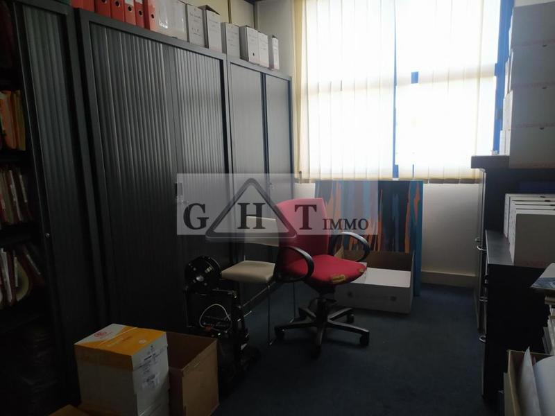 Entrepôt - 1 150 m²