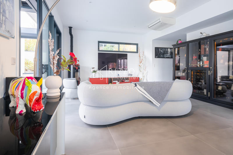 Villa - 290 m² - 6 pièces