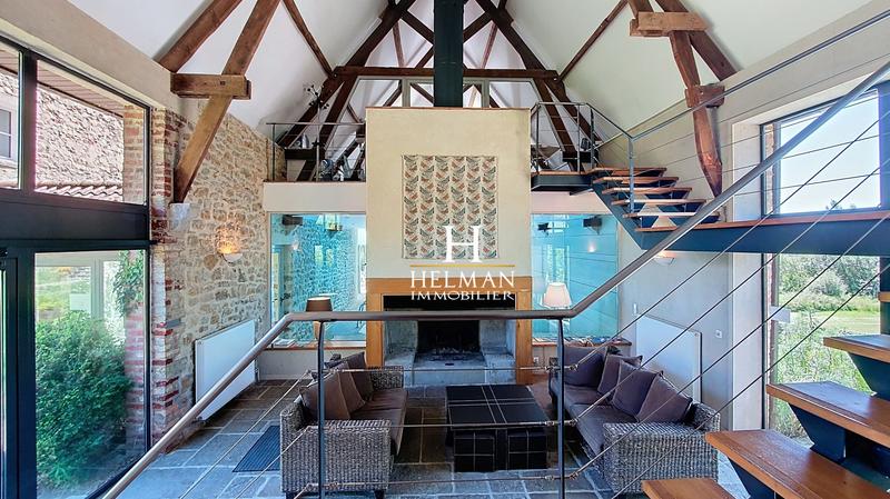 Maison - 738 m² - 10 pièces