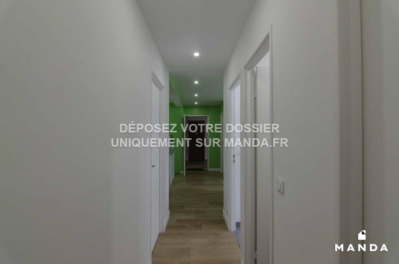 Chambre - 80 m² - 6 pièces