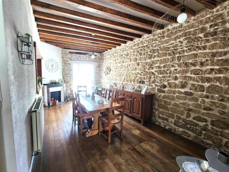 Maison traditionnelle - 208 m² - 8 pièces