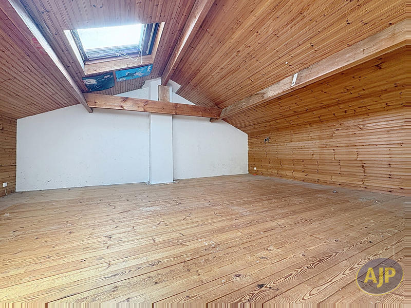 Maison - 91 m² - 5 pièces