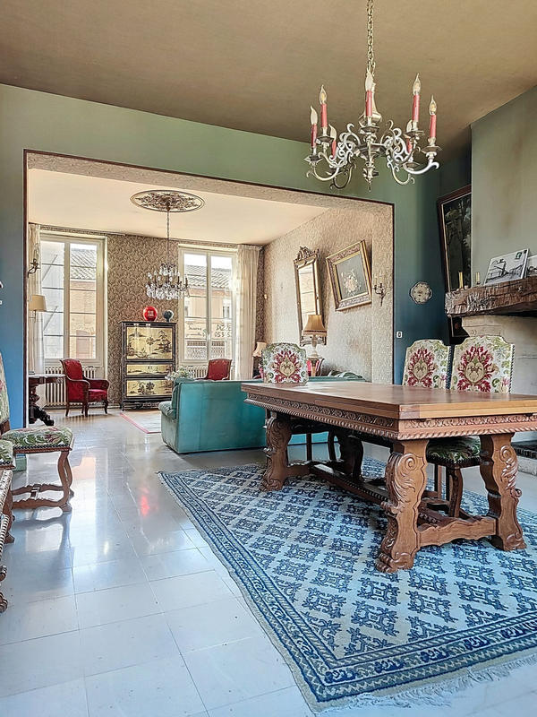 Maison - 460 m² - 20 pièces