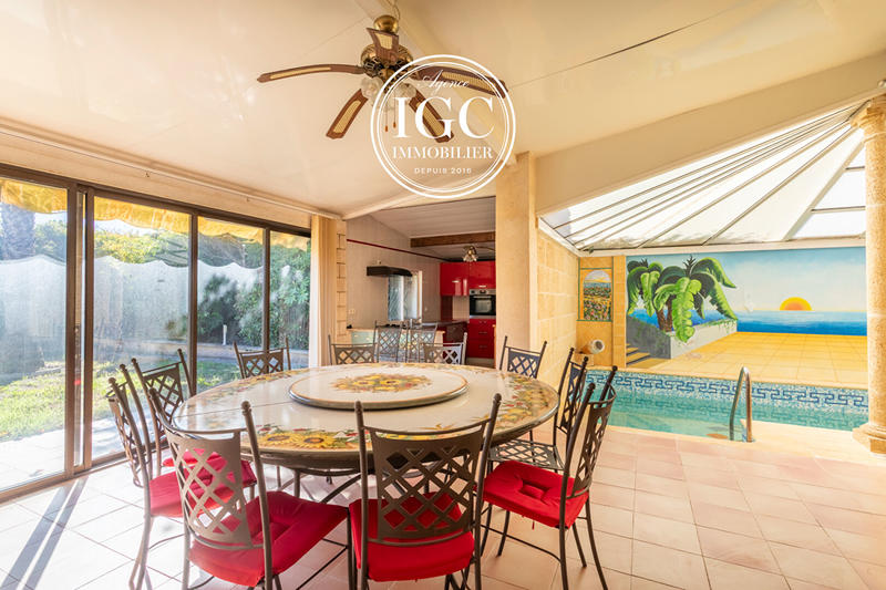 Maison - 240 m² - 6 pièces