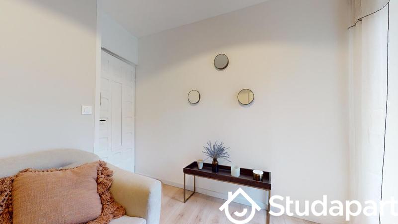 Chambre - 11 m² - 1 pièce