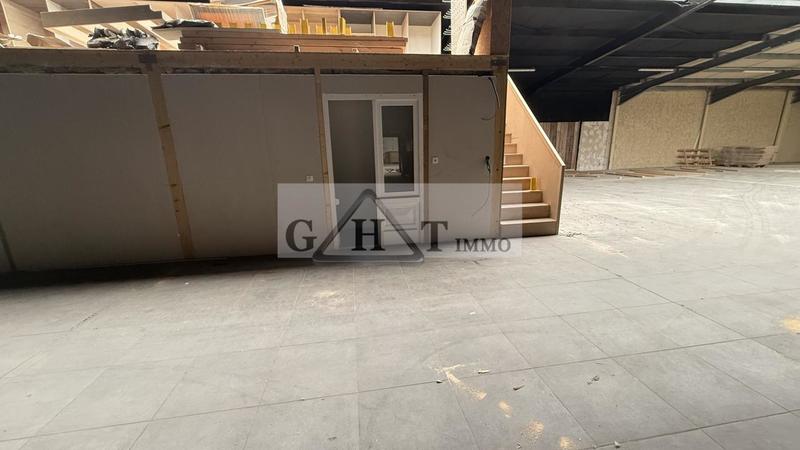 Entrepôt - 1 178 m²