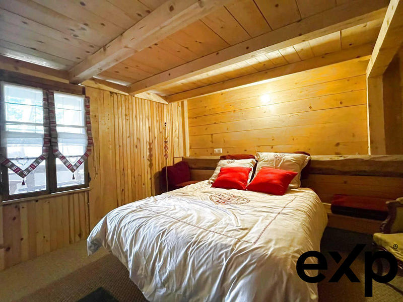 Maison - 198 m² - 8 pièces